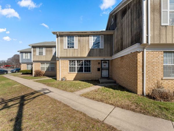 7945 S Phillips Avenue , Chicago, IL 60617