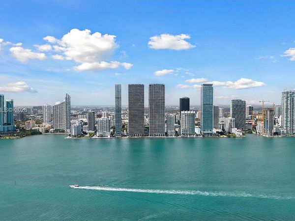 700 NE 24rd St, Unit PH-5802, Miami, FL 33137