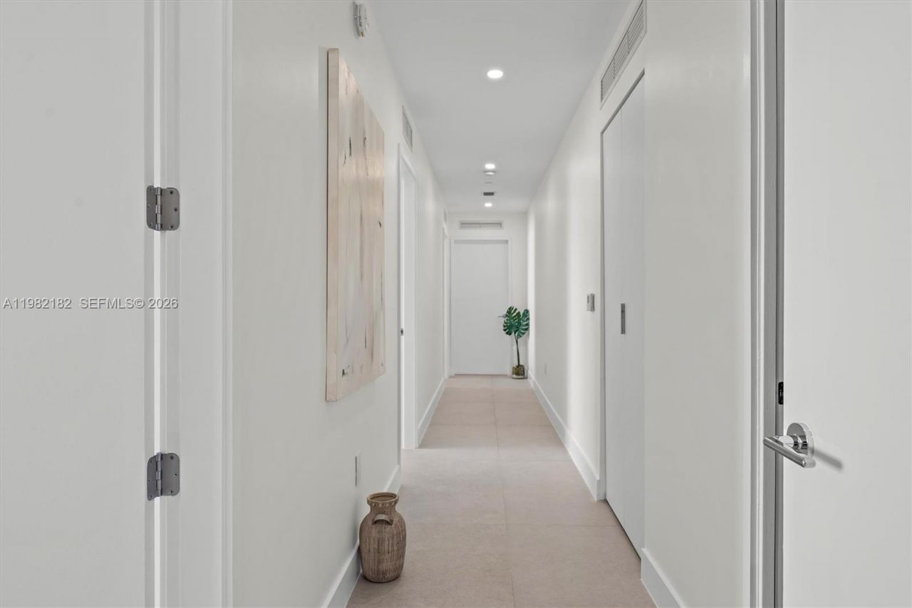 700 NE 24rd St , Unit PH-5802, Miami, FL 33137 Photo