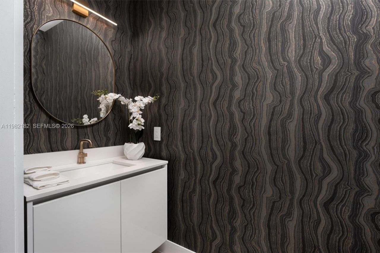 700 NE 24rd St , Unit PH-5802, Miami, FL 33137 Photo