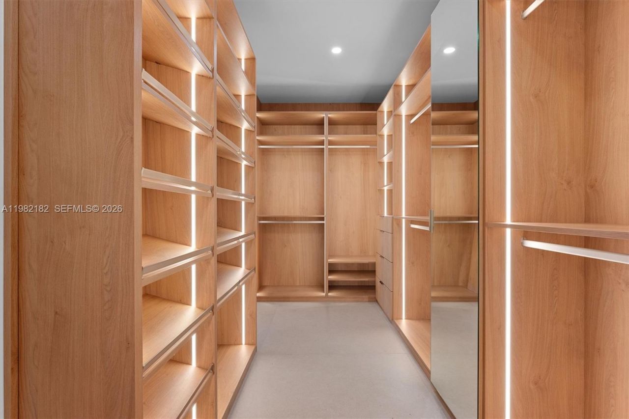 700 NE 24rd St, Unit PH-5802, Miami, FL 33137 Photo