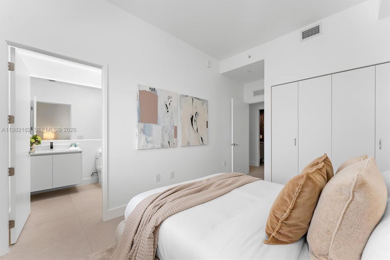 700 NE 24rd St , Unit PH-5802, Miami, FL 33137 Photo