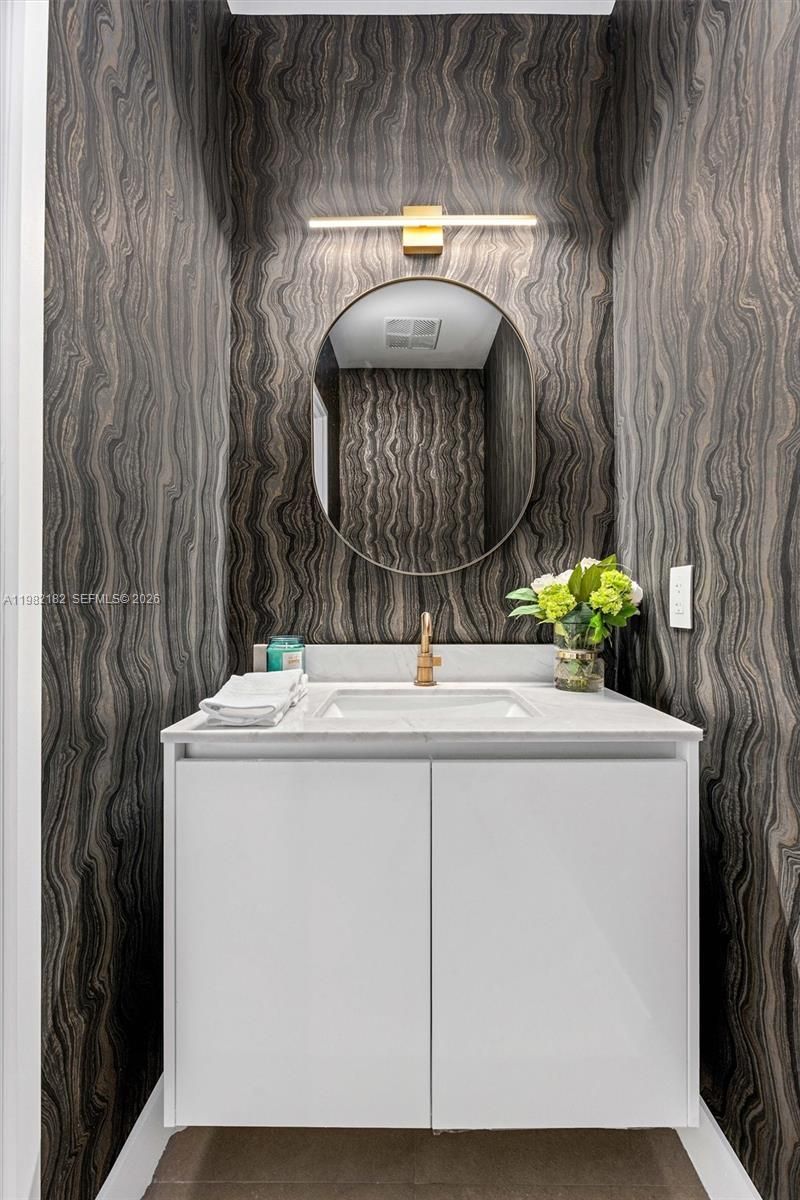 700 NE 24rd St, Unit PH-5802, Miami, FL 33137 Photo