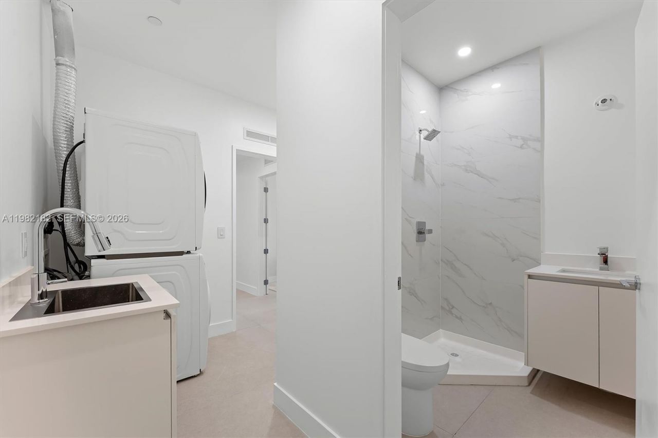 700 NE 24rd St, Unit PH-5802, Miami, FL 33137 Photo