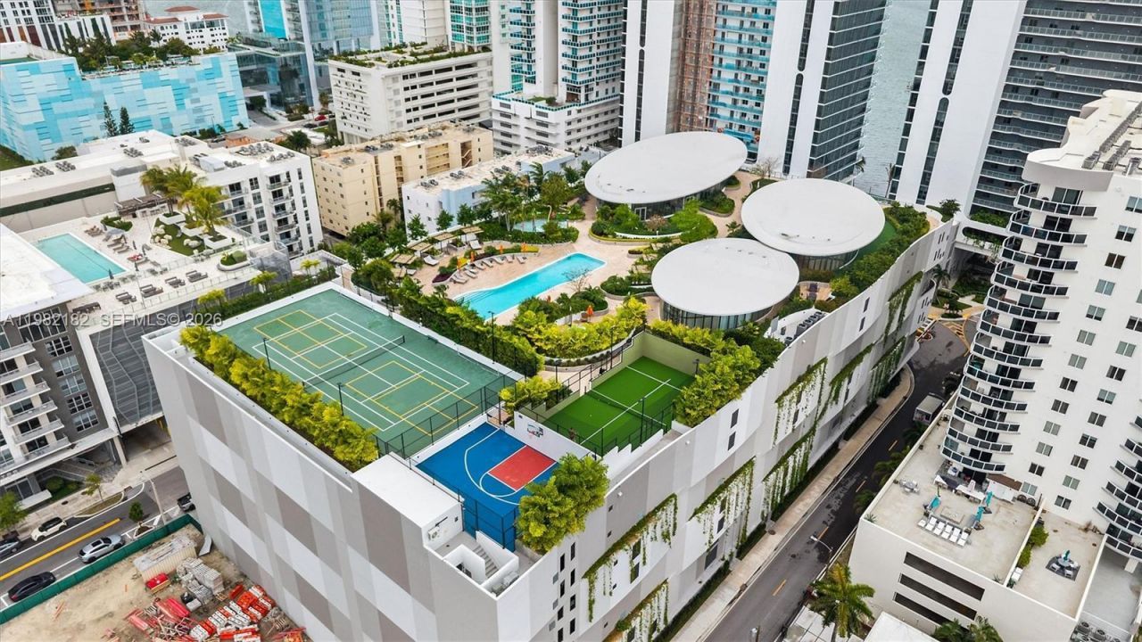 700 NE 24rd St, Unit PH-5802, Miami, FL 33137 Photo