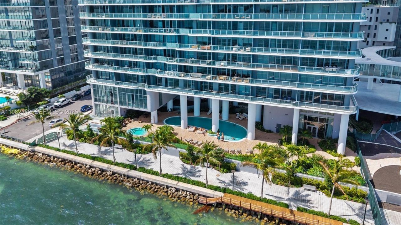 700 NE 24rd St, Unit PH-5802, Miami, FL 33137 Photo