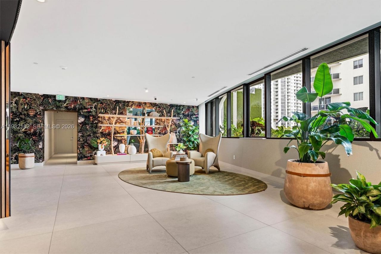 700 NE 24rd St, Unit PH-5802, Miami, FL 33137 Photo