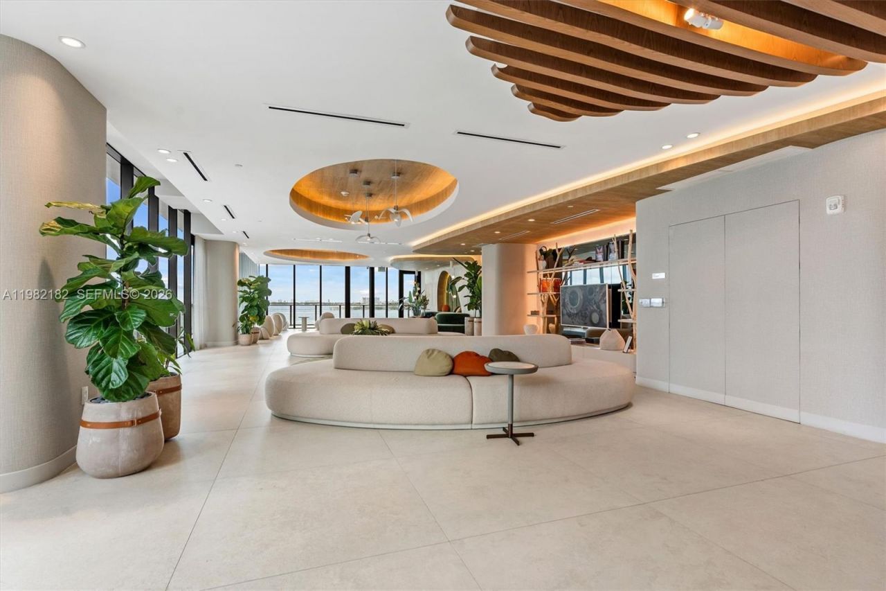 700 NE 24rd St, Unit PH-5802, Miami, FL 33137 Photo