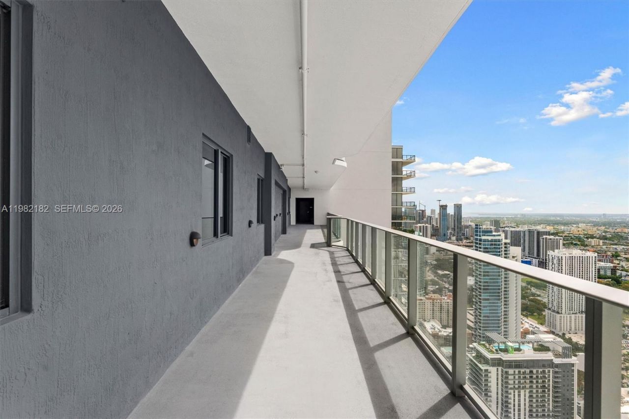 700 NE 24rd St, Unit PH-5802, Miami, FL 33137 Photo