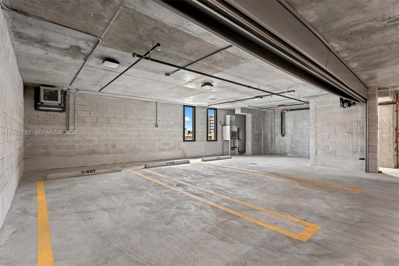 700 NE 24rd St, Unit PH-5802, Miami, FL 33137 Photo