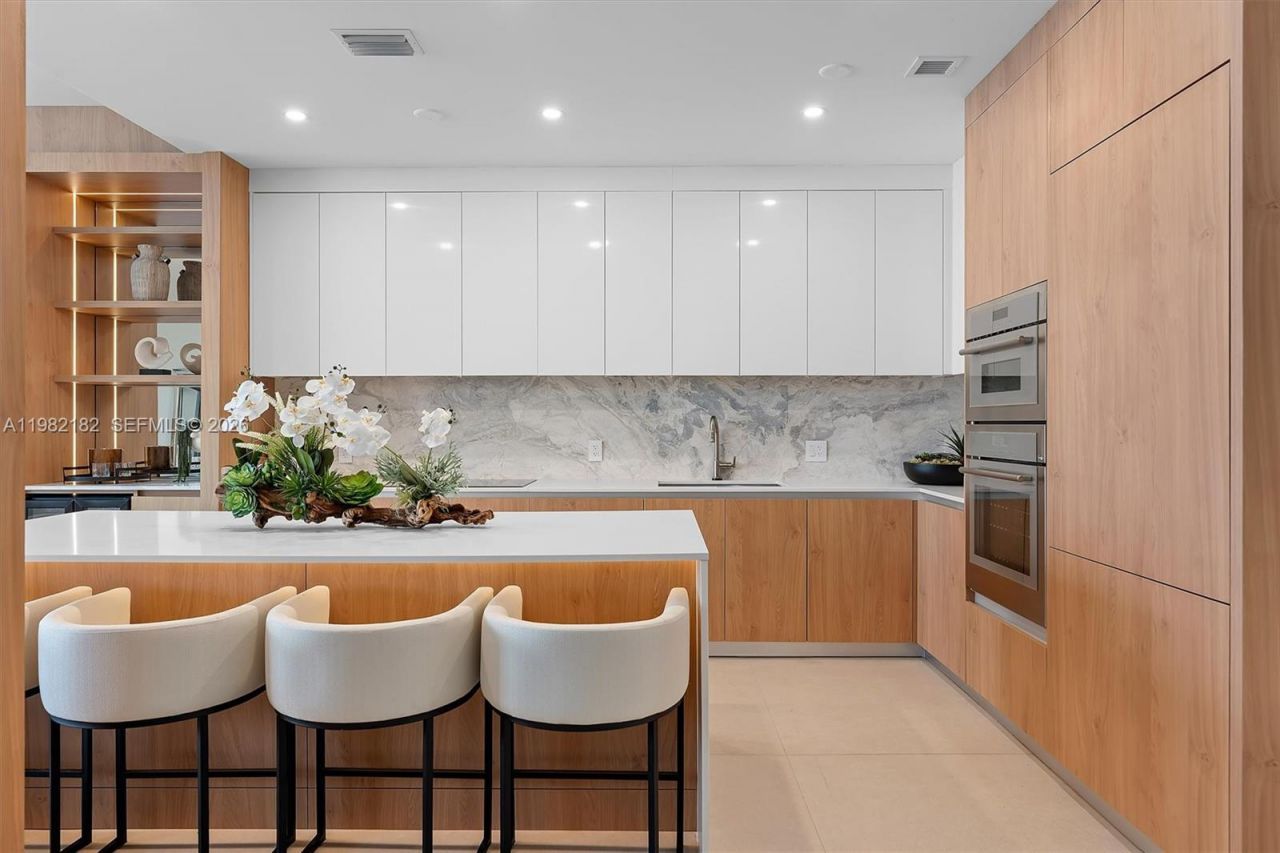 700 NE 24rd St, Unit PH-5802, Miami, FL 33137 Photo