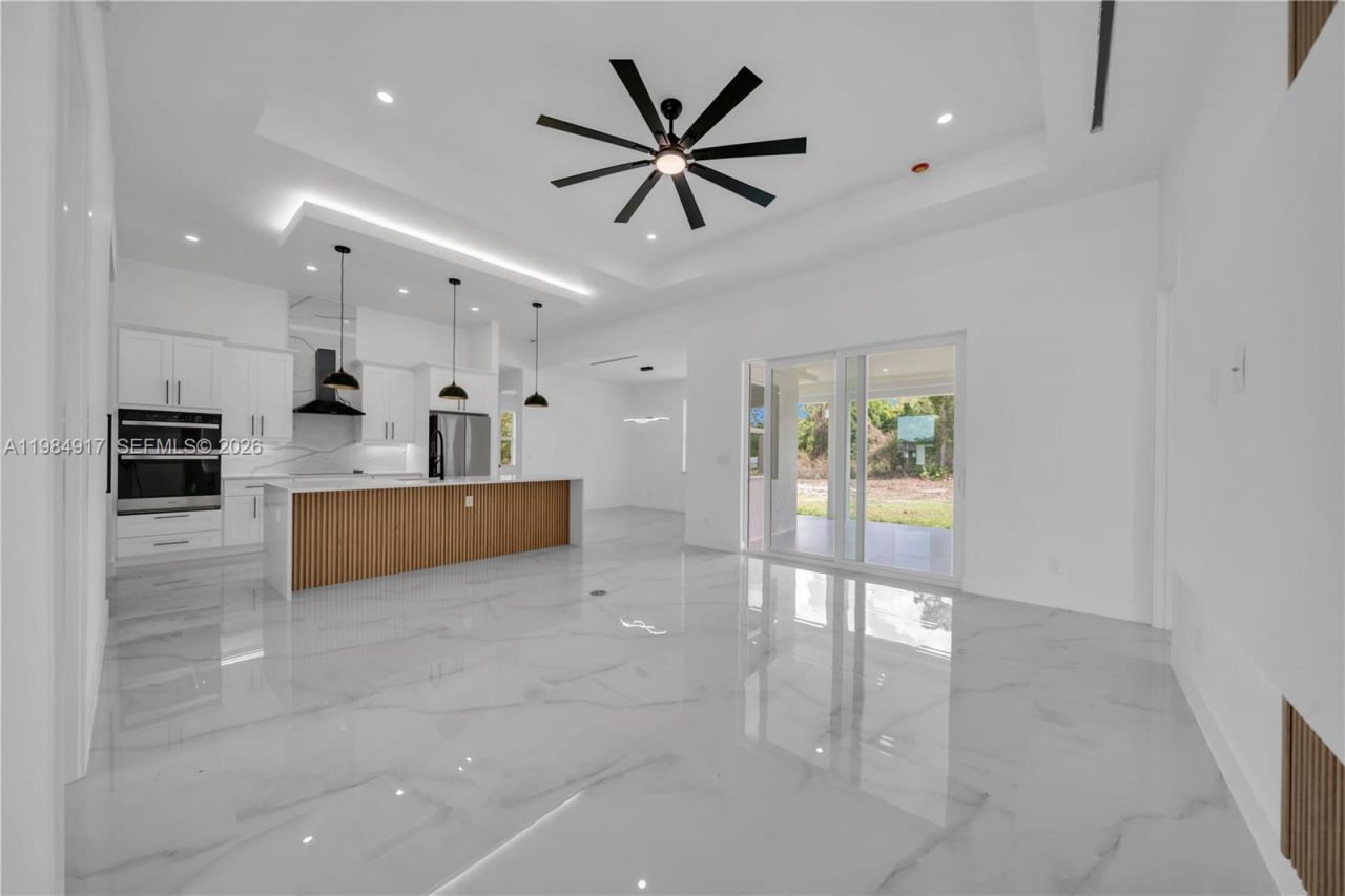 704 Clayton, Lehigh Acres, FL 33972 Photo