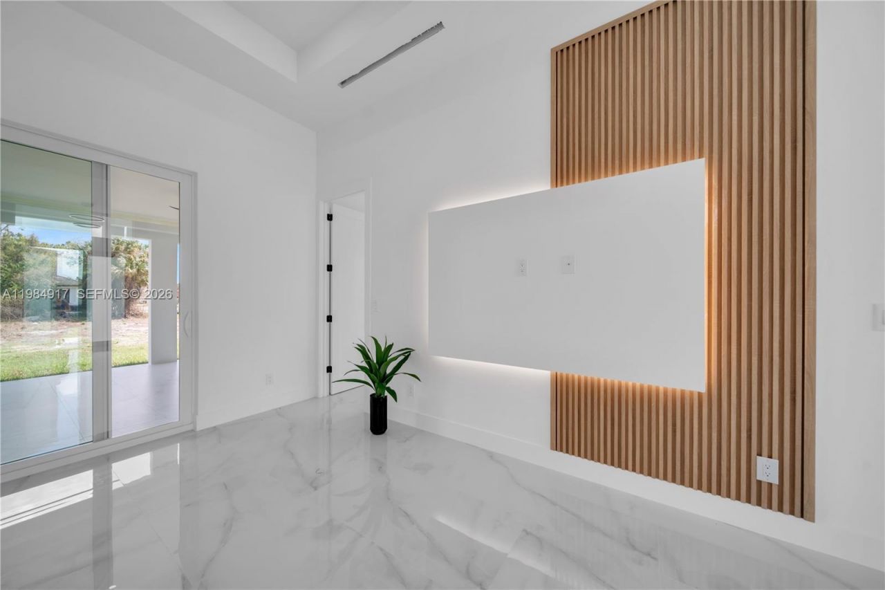 704 Clayton, Lehigh Acres, FL 33972 Photo