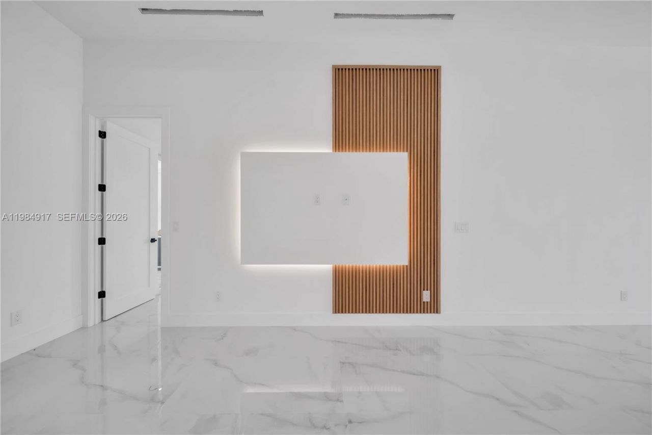 704 Clayton, Lehigh Acres, FL 33972 Photo