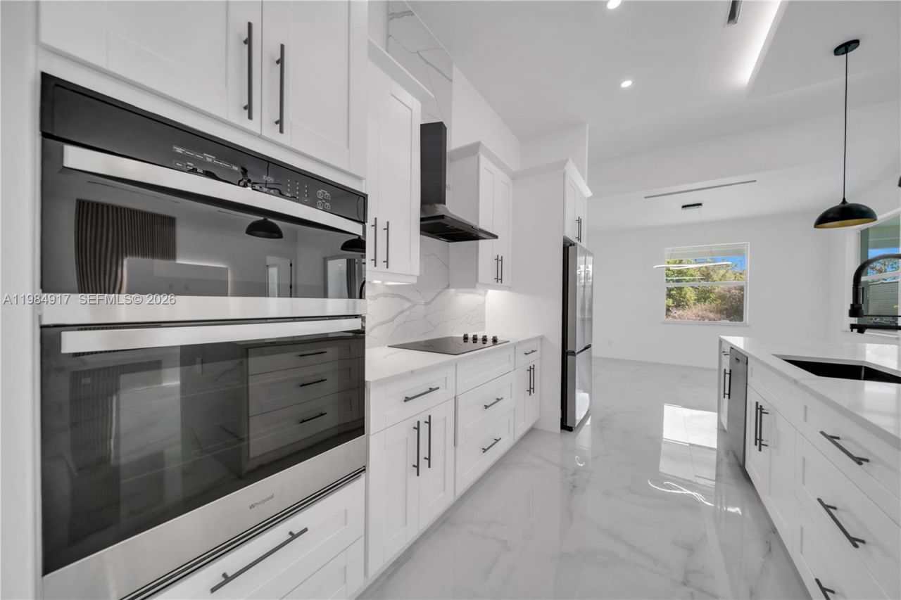 704 Clayton, Lehigh Acres, FL 33972 Photo