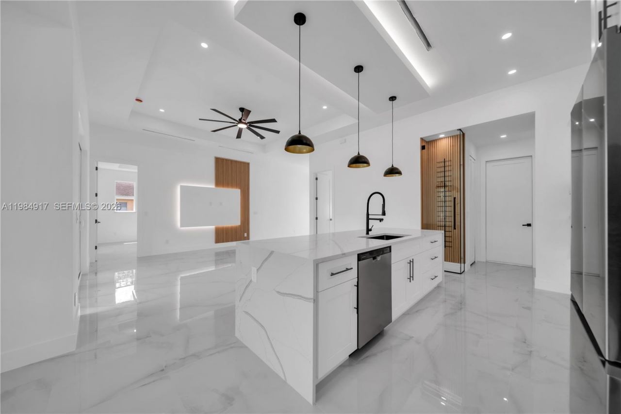 704 Clayton, Lehigh Acres, FL 33972 Photo