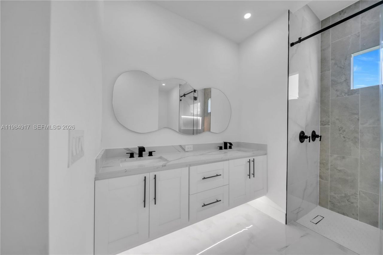 704 Clayton, Lehigh Acres, FL 33972 Photo