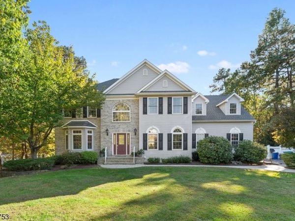 25 Leone Blvd, Jackson, NJ 08527