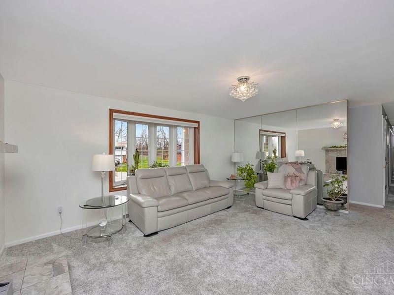 5449 S Garrett Drive, Miami Twp, OH 45150 Photo 4