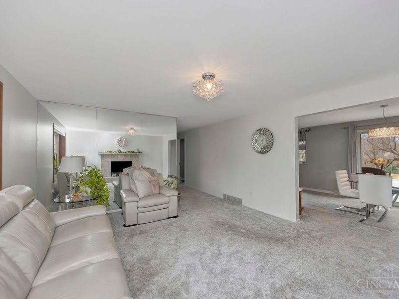 5449 S Garrett Drive, Miami Twp, OH 45150 Photo 5