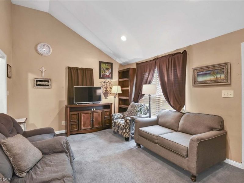 12820 Longmead Avenue , Cleveland, OH 44135 Photo 5