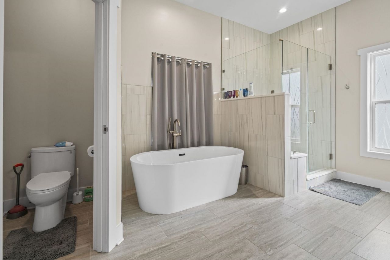 2206 Eastwoods Dr. Photo 29