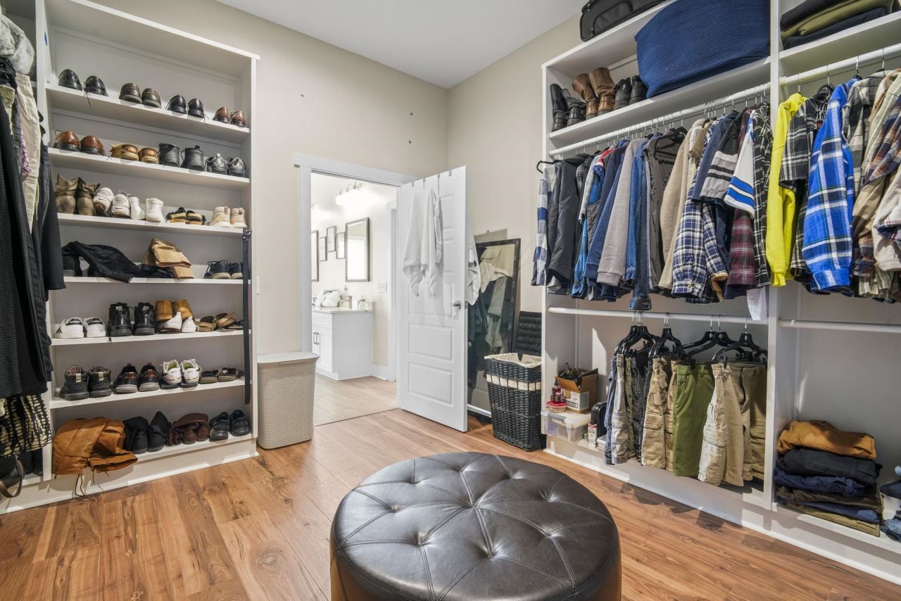 2206 Eastwoods Dr. Photo 32