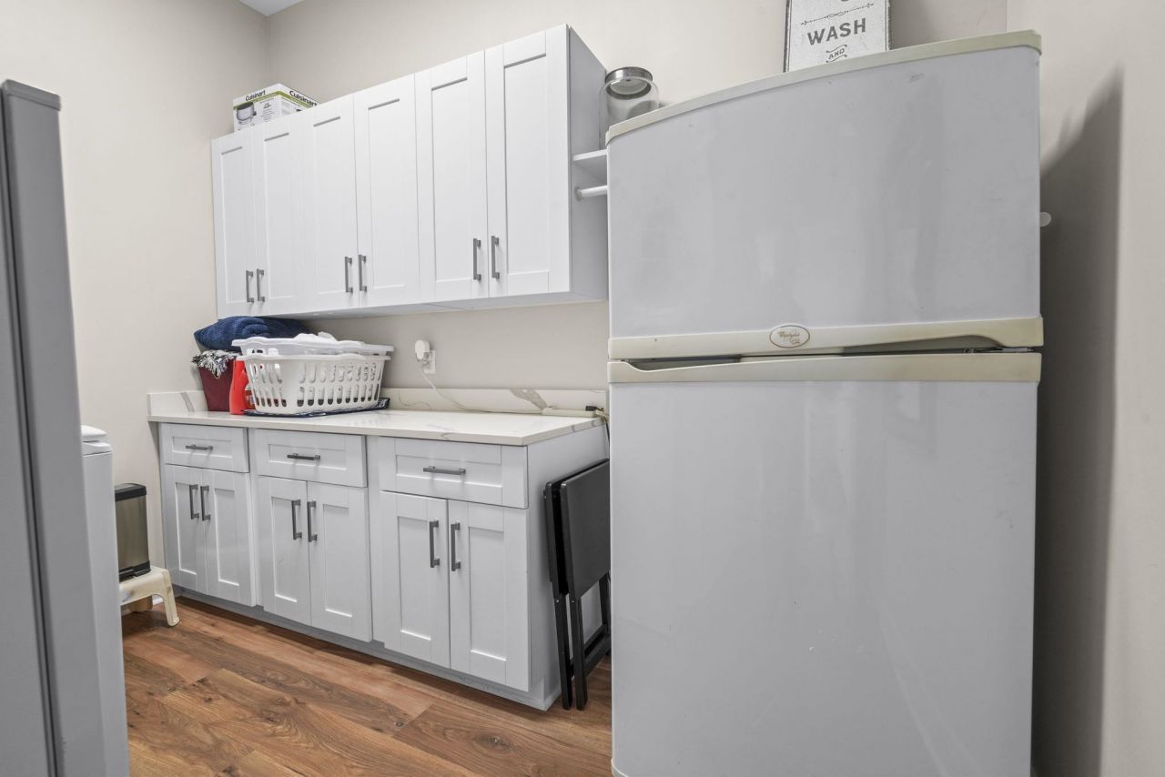 2206 Eastwoods Dr. Photo 34