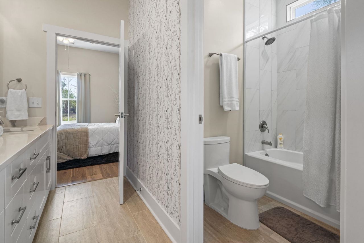 2206 Eastwoods Dr. Photo 39