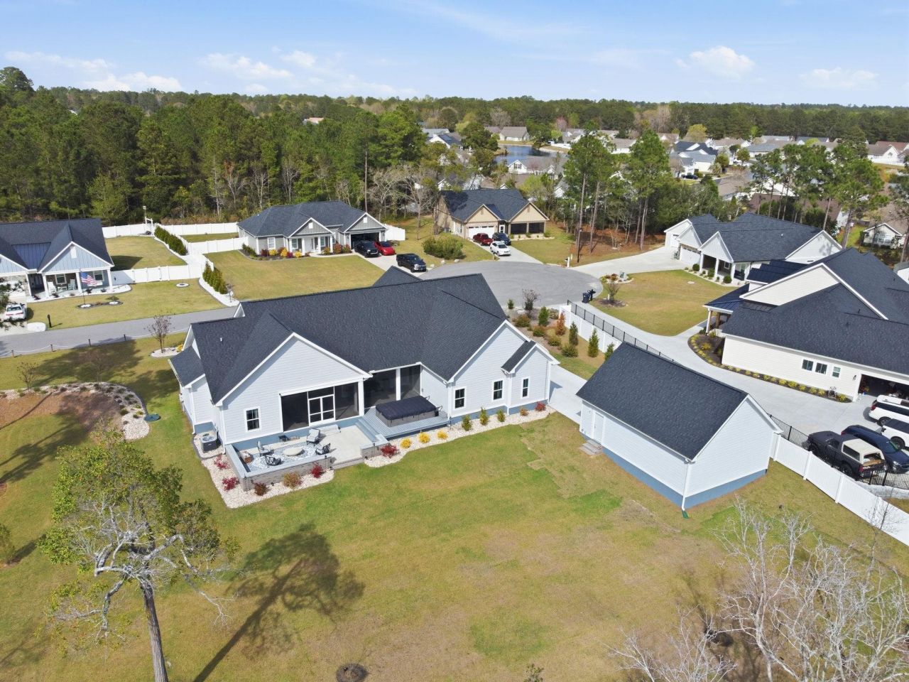 2206 Eastwoods Dr. Photo 4