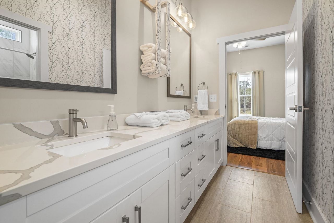 2206 Eastwoods Dr. Photo 40