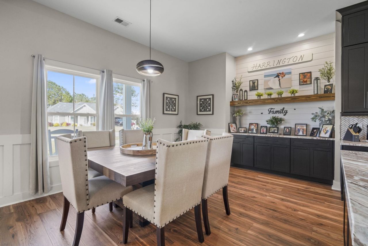 2206 Eastwoods Dr. Photo 9