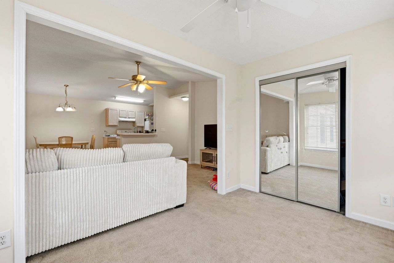 2280 Andover Dr. Photo 4