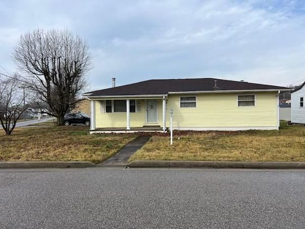 1234 Adams Avenue, Milton, WV 25541