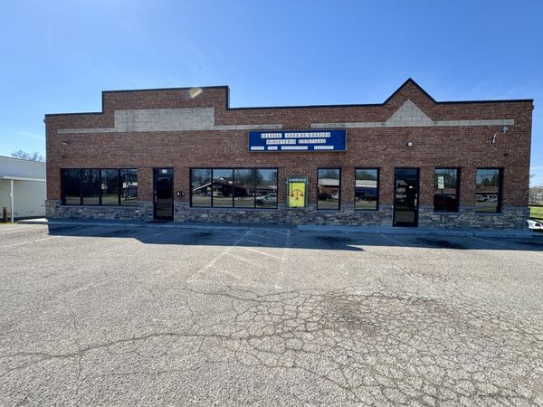 820 Providence Blvd , Clarksville, TN 37042