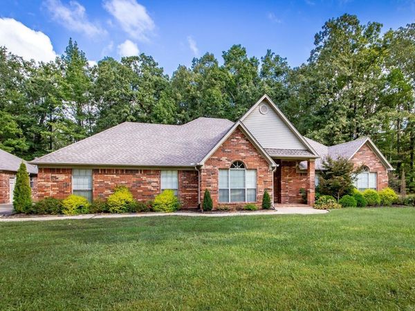 1560 Lawson Oaks Drive, Little Rock, AR 72210