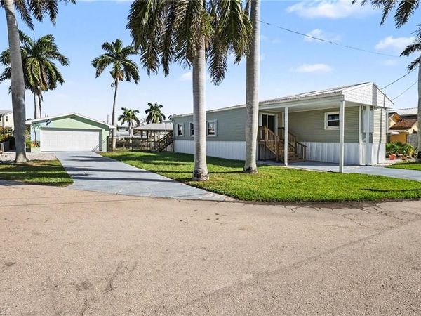 3932 Phoenix DR , ST. JAMES CITY, FL 33956