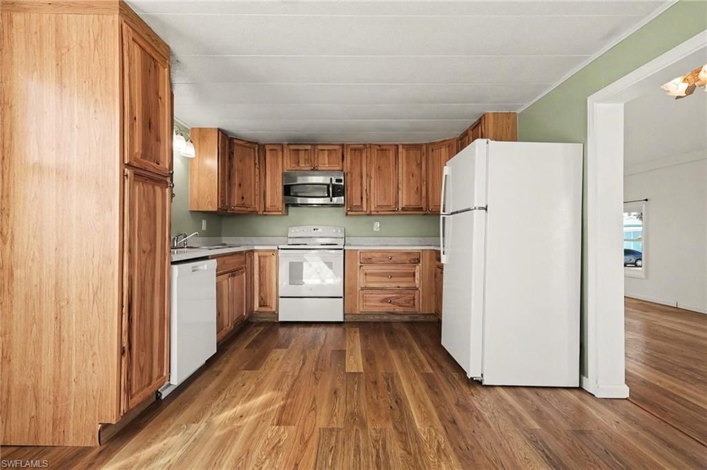 3932 Phoenix Dr , Saint James City, FL 33956 Photo