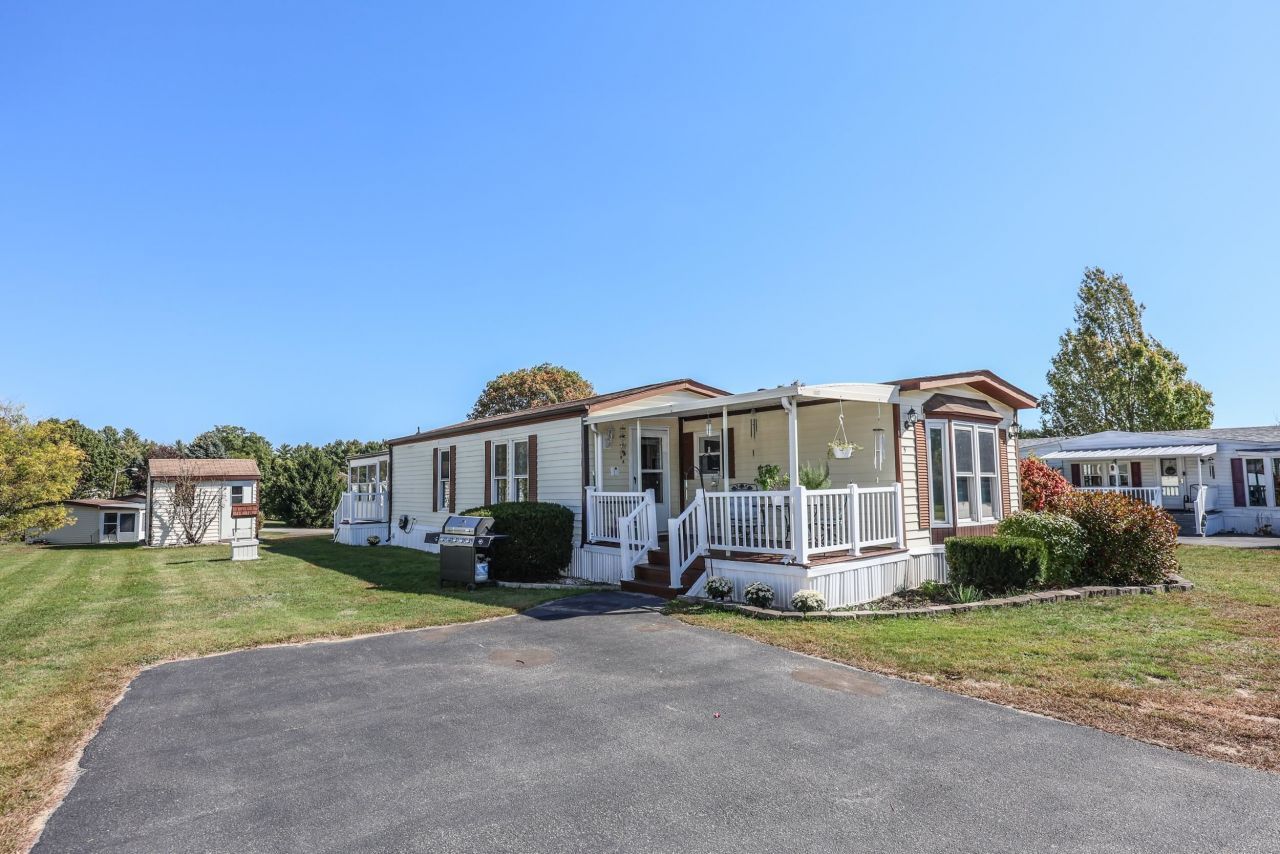 5 Monadnock Drive, Rochester, NH 03867 Main Photo