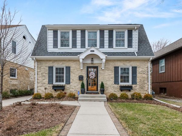 4771 N Woodruff Ave, Whitefish Bay, WI 53211
