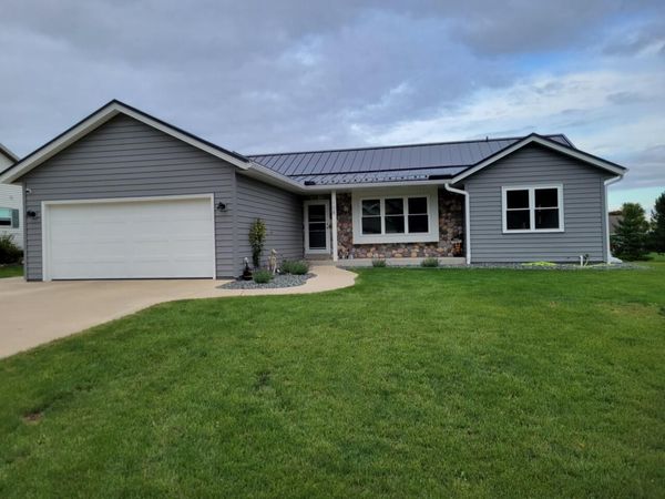 108 Baron Rd, Mukwonago, WI 53149