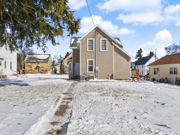 123 E Cleveland St, Unit 125, Port Washington, WI 53074