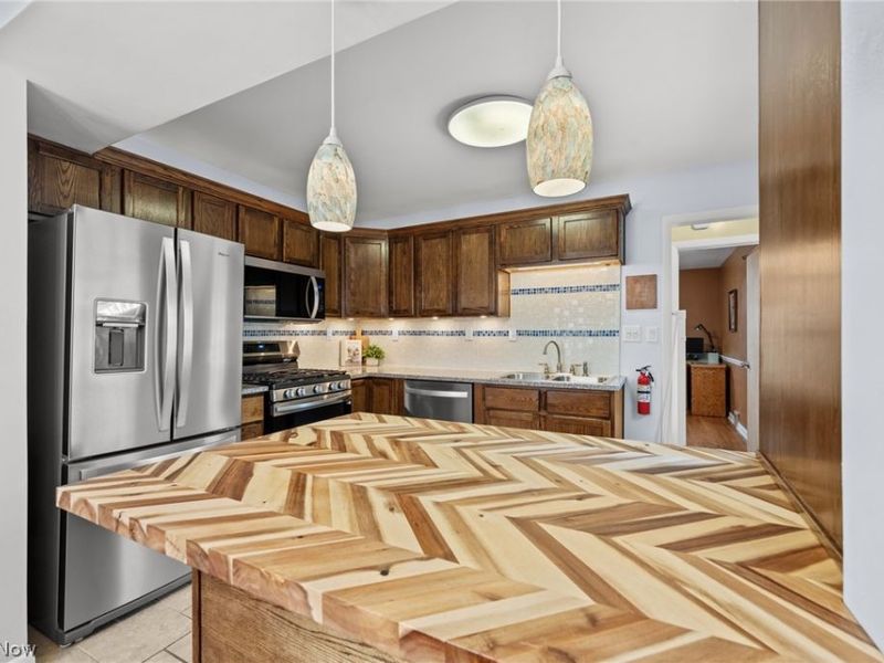 72 Pinehurst Road, Munroe Falls, OH 44262 Photo 10