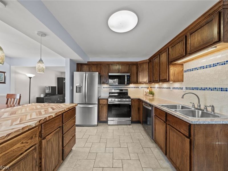 72 Pinehurst Road, Munroe Falls, OH 44262 Photo 11