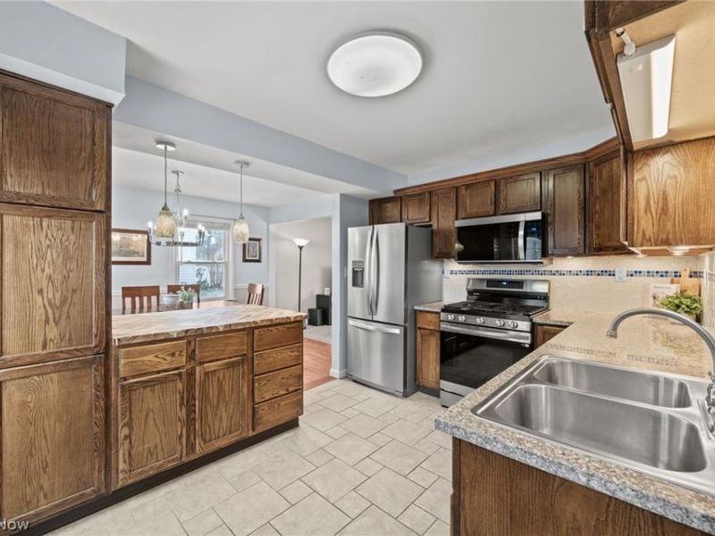 72 Pinehurst Road, Munroe Falls, OH 44262 Photo 12