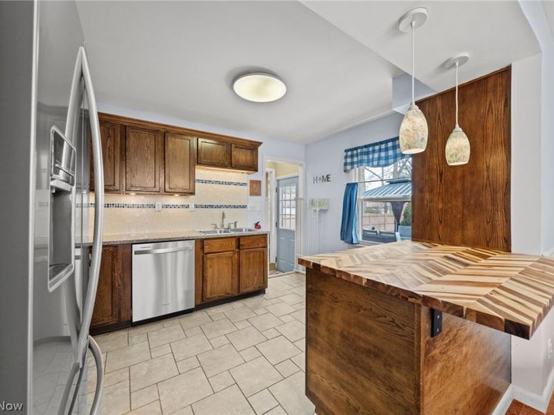 72 Pinehurst Road, Munroe Falls, OH 44262 Photo 9