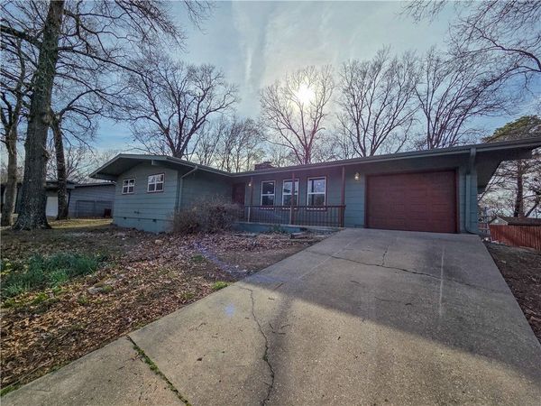 29 Worcester Drive, Bella Vista, AR 72714