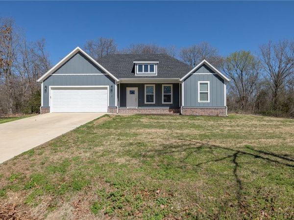 12 Hobkirk Drive, Bella Vista, AR 72715