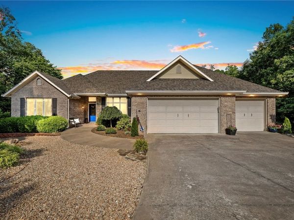6 Leawood Place , Bella Vista, AR 72715