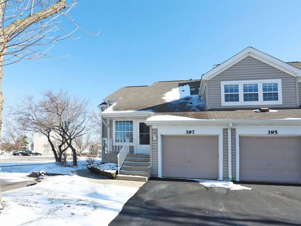 397 Waterford Court , Carol Stream, IL 60188